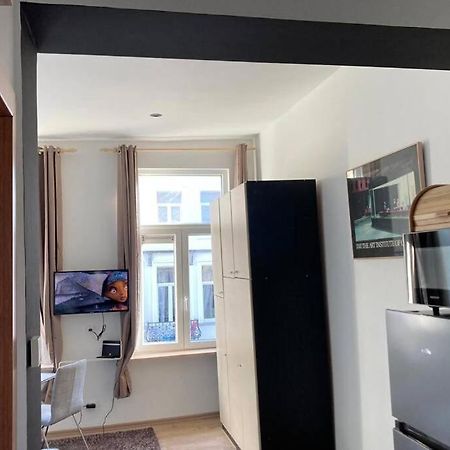 Magnifique Studio Au 2Eme Etage, A Proximite De La Gare Du Midi! Brussels Ngoại thất bức ảnh