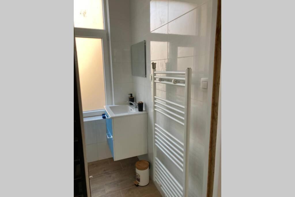Magnifique Studio Au 2Eme Etage, A Proximite De La Gare Du Midi! Brussels Ngoại thất bức ảnh