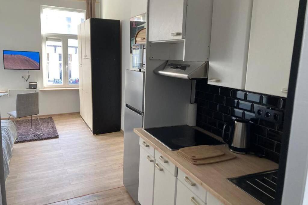 Magnifique Studio Au 2Eme Etage, A Proximite De La Gare Du Midi! Brussels Ngoại thất bức ảnh