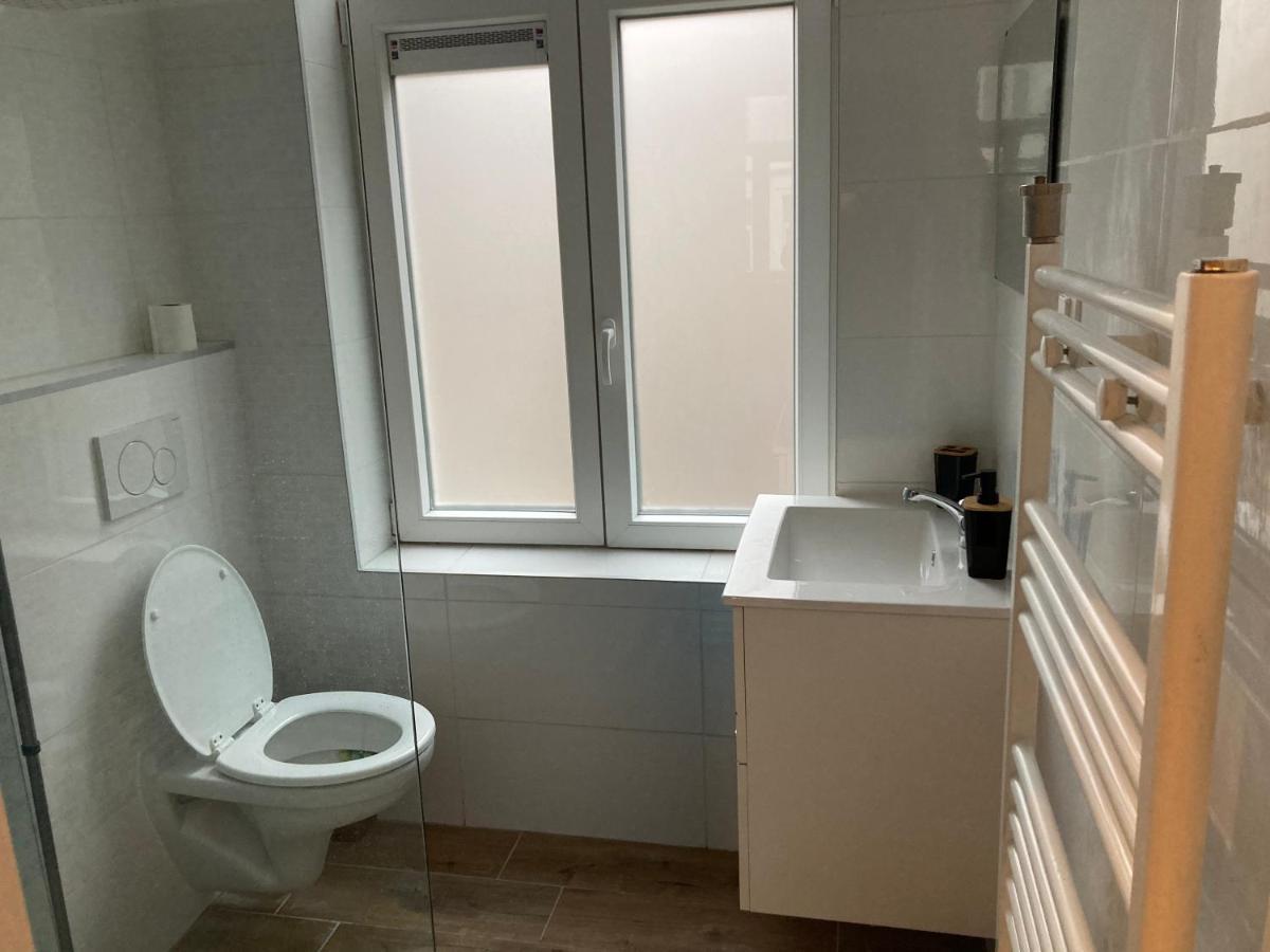 Magnifique Studio Au 2Eme Etage, A Proximite De La Gare Du Midi! Brussels Ngoại thất bức ảnh